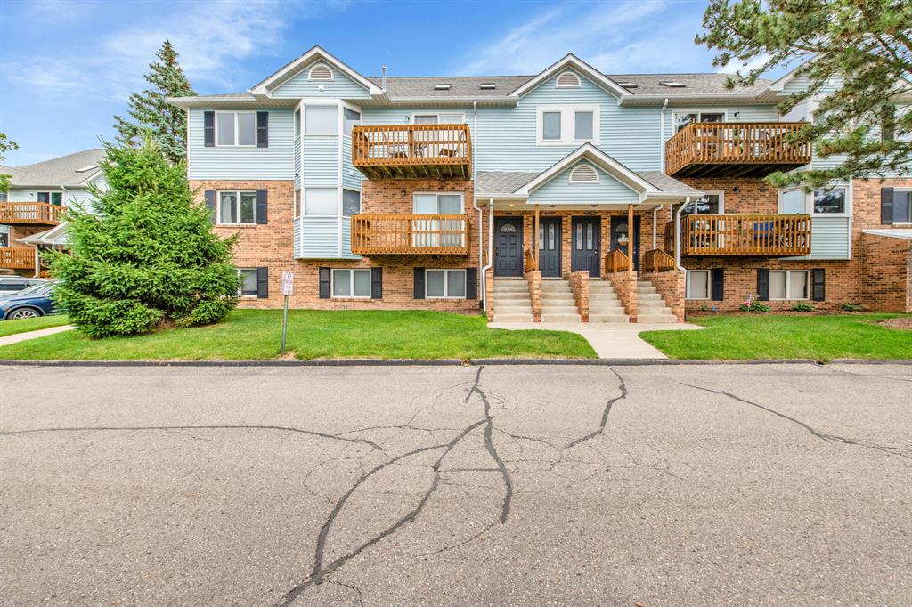 221 Pinewood Circle , Plymouth, Michigan image 1