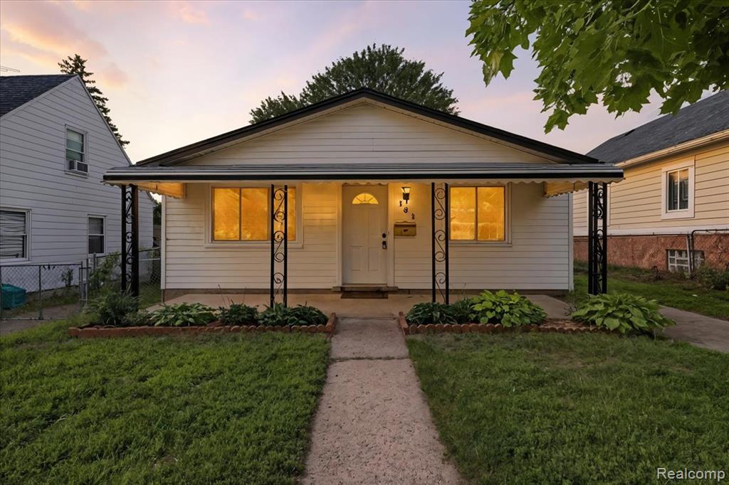 133 W New York Avenue , West Bloomfield, Michigan image 1