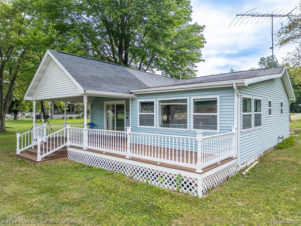 3795 Lakeshore Drive , Gladwin, Michigan image 1