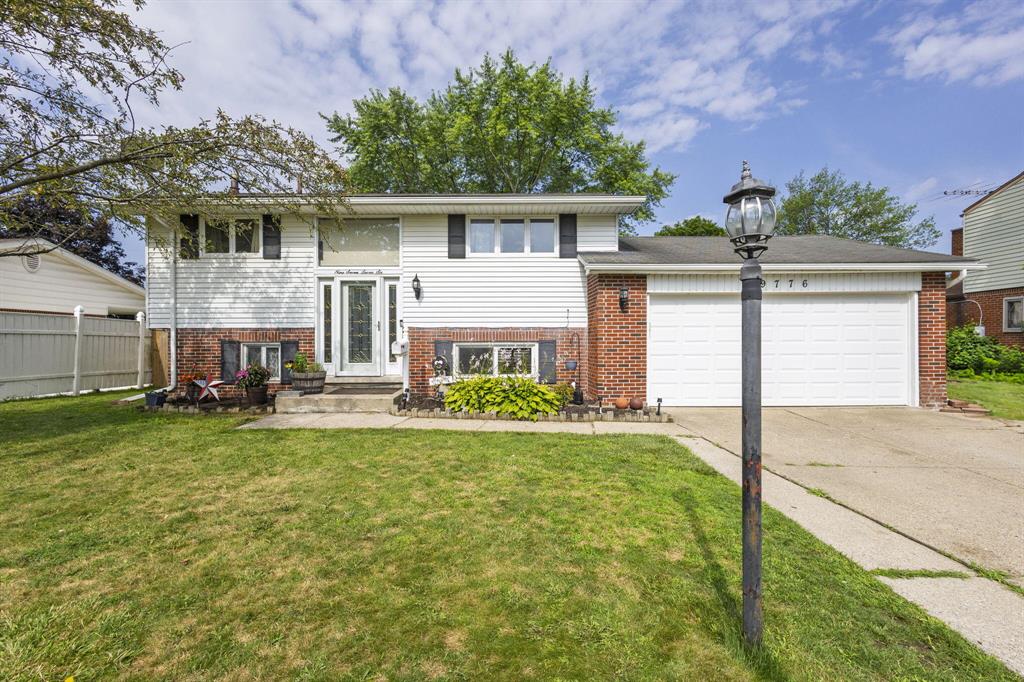 9776 Monroe Boulevard , Taylor, Michigan image 1
