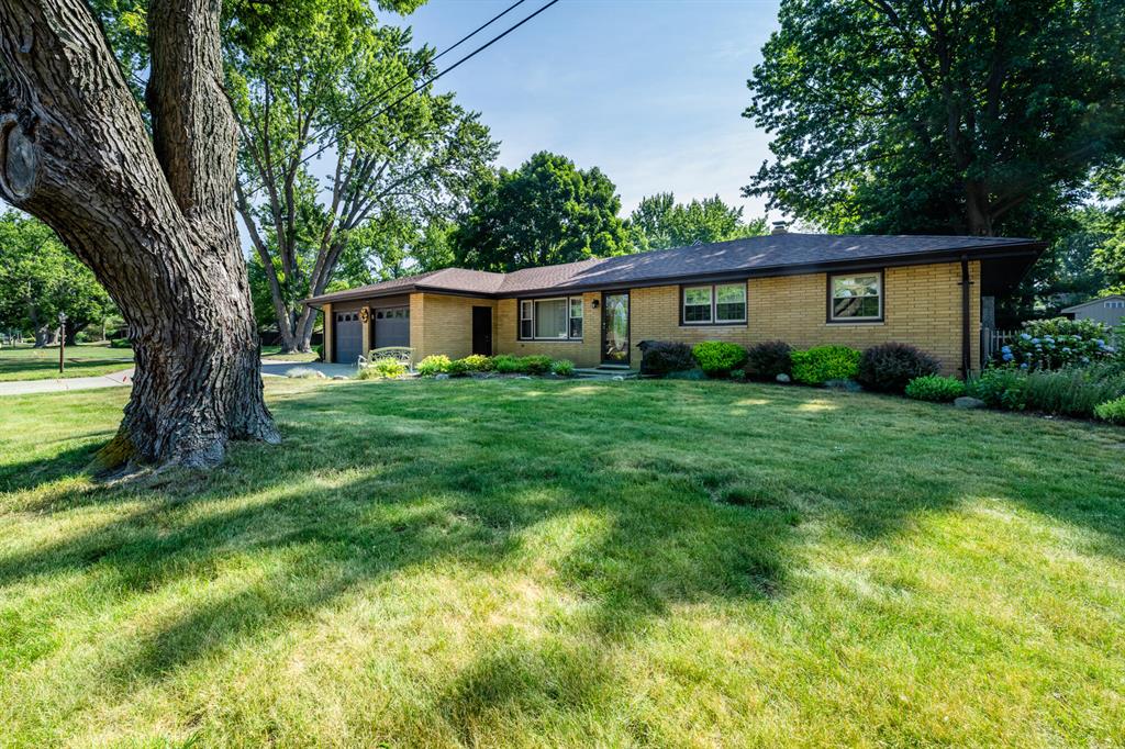 1686 N Teakwood Drive , Stevensville, Michigan image 1