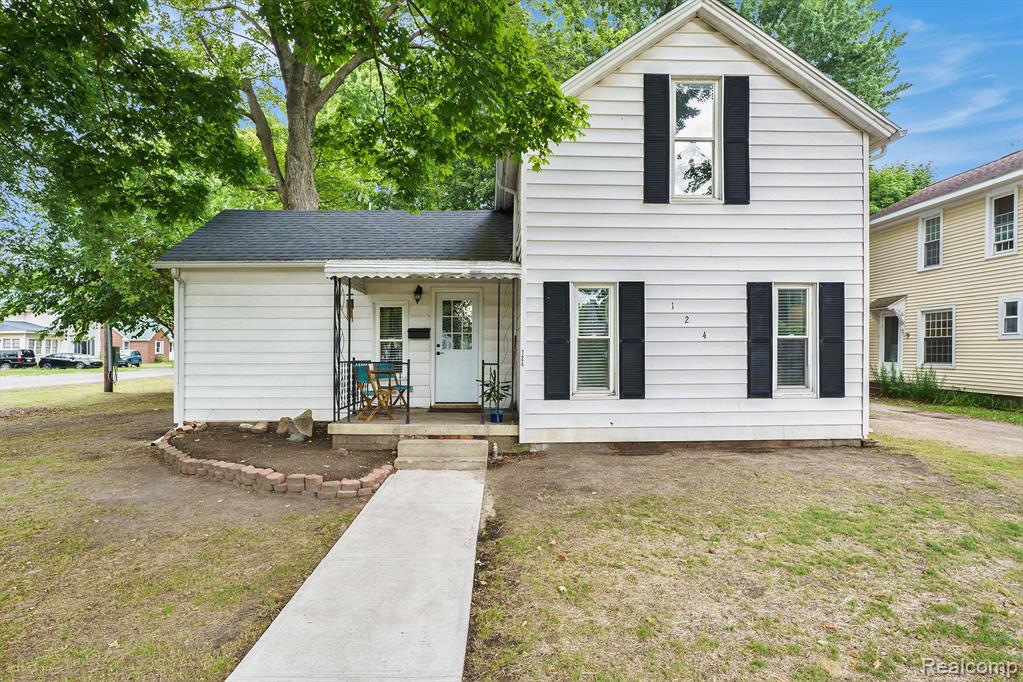 124 N Line Street , Chesaning, Michigan image 1