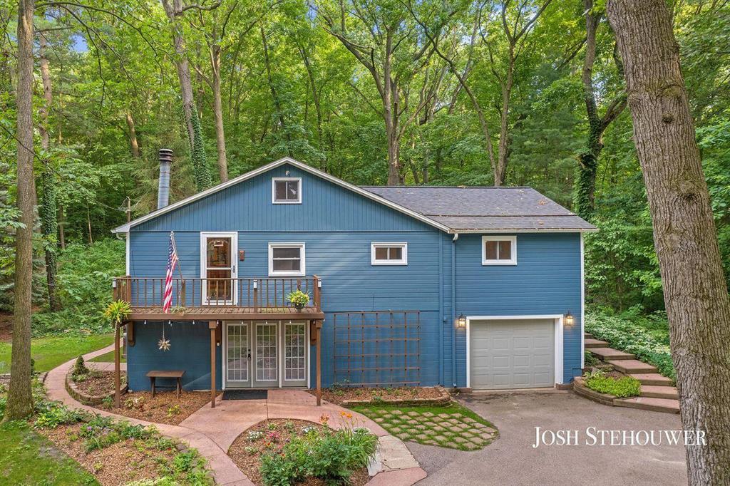 678 Pierce Road , Plainwell, Michigan image 1