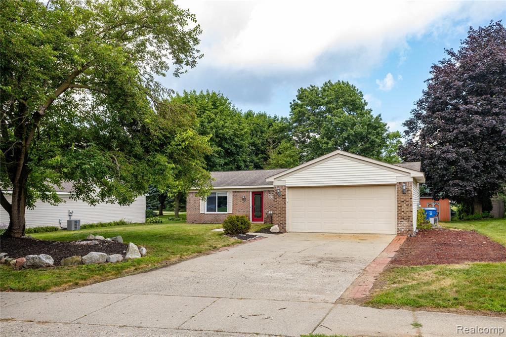 1123 Meadowlark Drive , Waterford, Michigan image 1