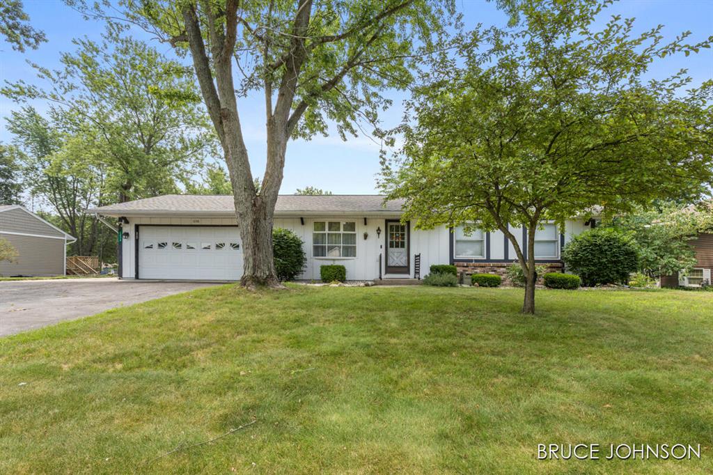 1236 S Van Bruggen Drive , Plainwell, Michigan image 1