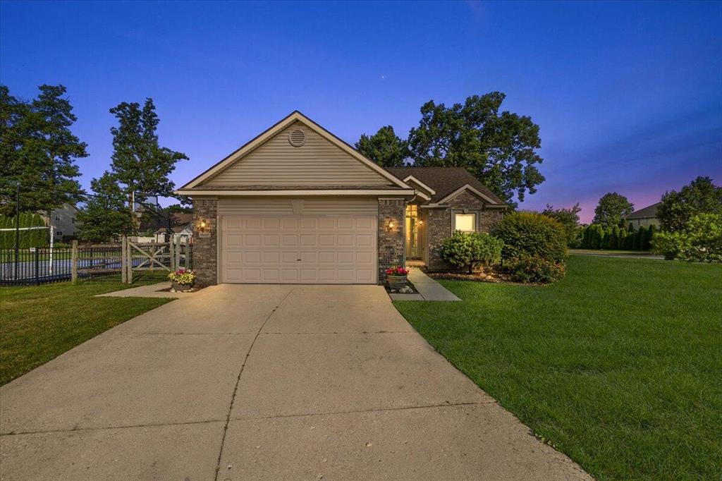 15257 Oak Valley Lane , Monroe, Michigan image 1