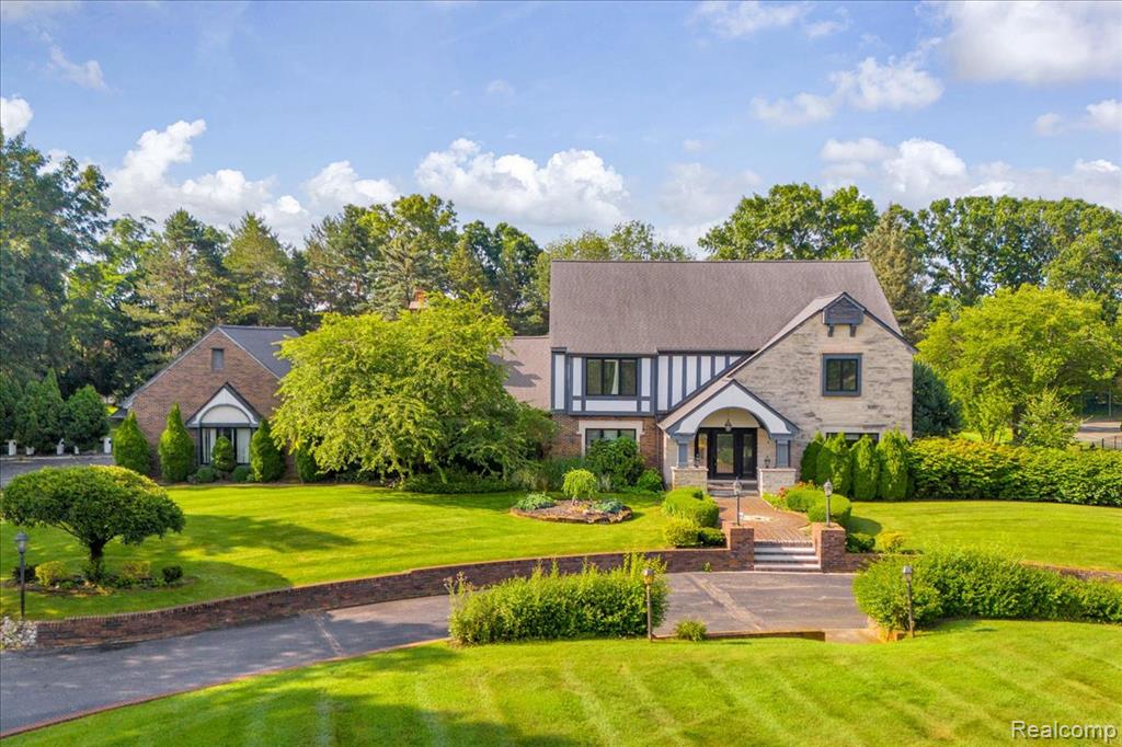 1940 Oak Pointe Drive , Rochester Hills, Michigan image 1