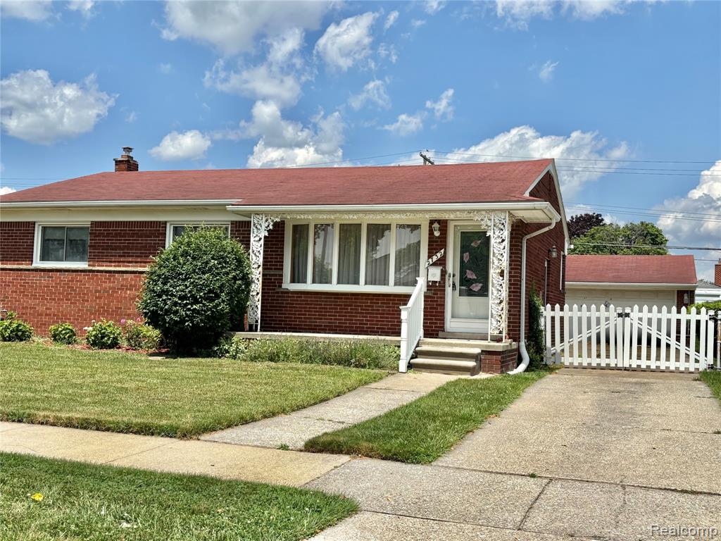 2732 Webster Avenue , Trenton, Michigan image 1
