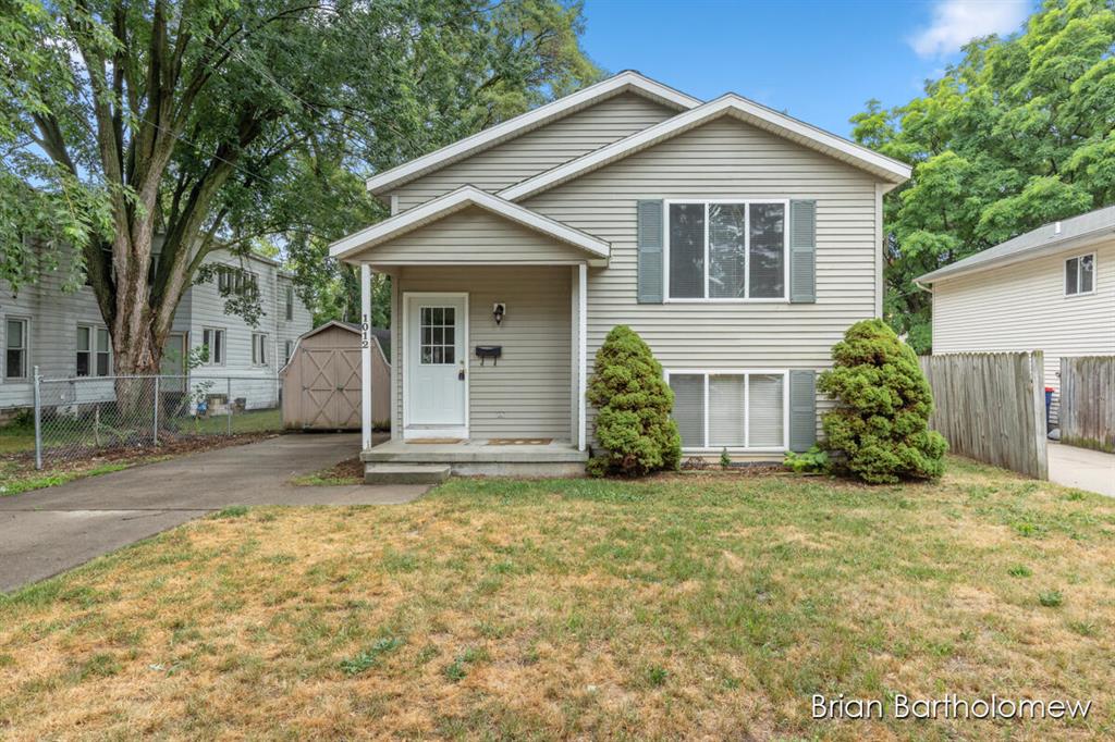 1012 Sibley Drive Nw, Grand Rapids, Michigan image 1