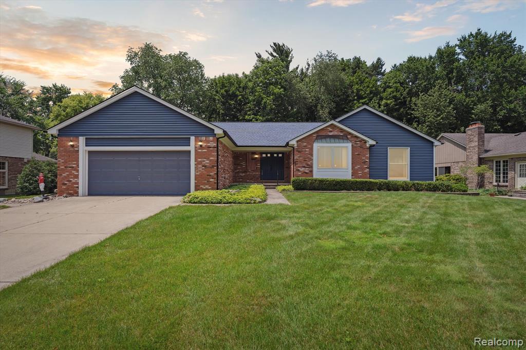 1726 Black Maple Drive , Rochester Hills, Michigan image 1