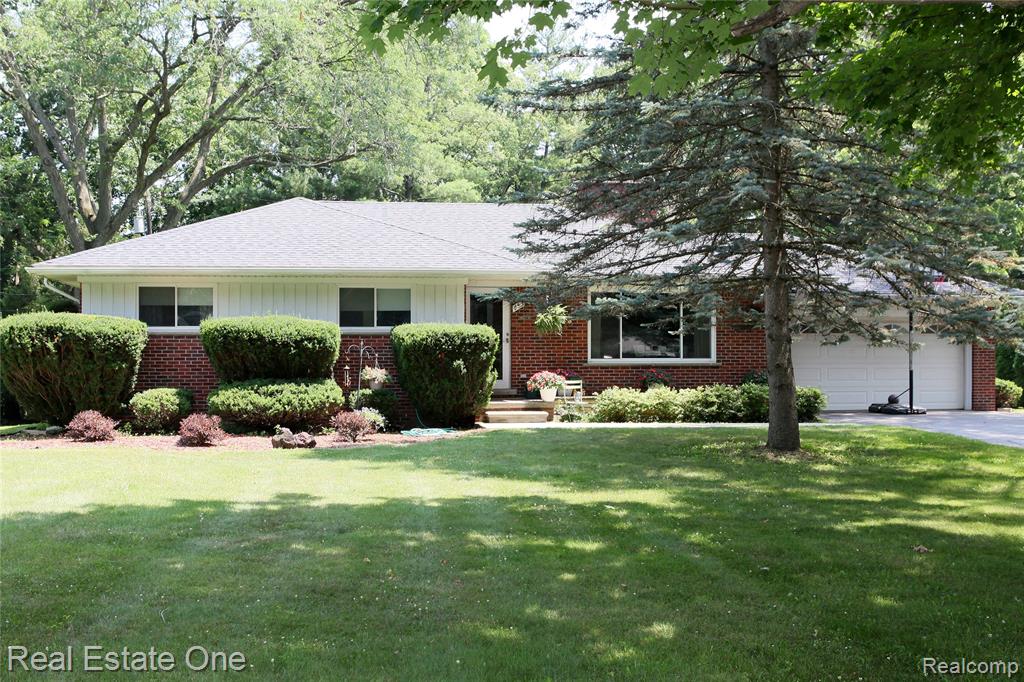 483 Rochdale Drive S, Rochester Hills, Michigan image 1