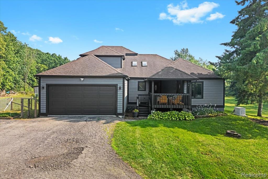 61353 W 8 Mile Road , South Lyon, Michigan image 1