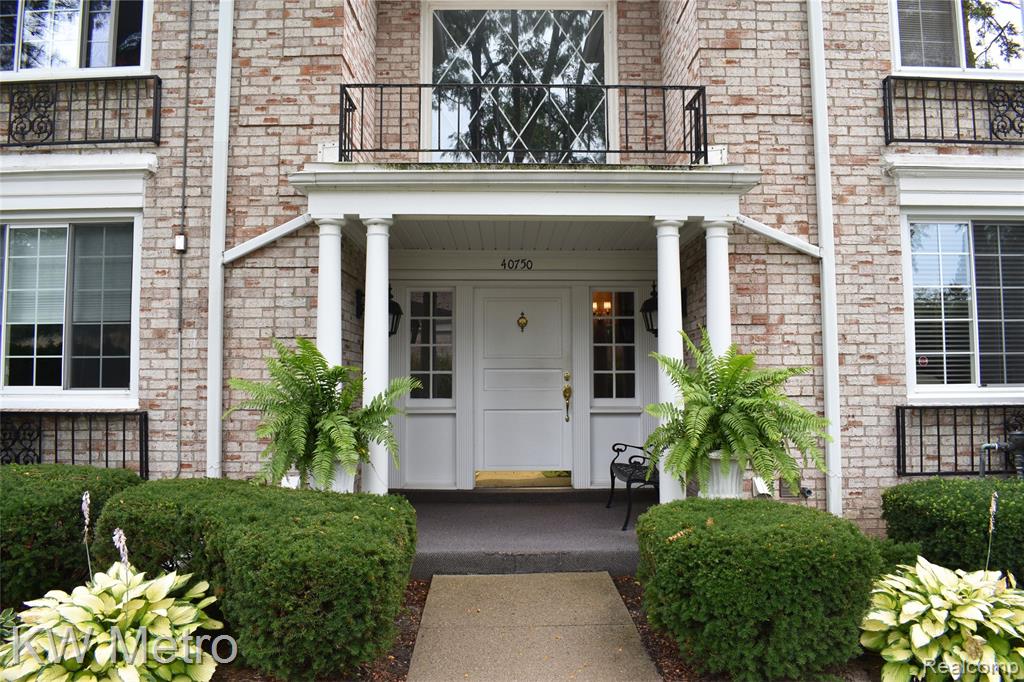 40750 Woodward Avenue  #30, Bloomfield Hills, Michigan image 1