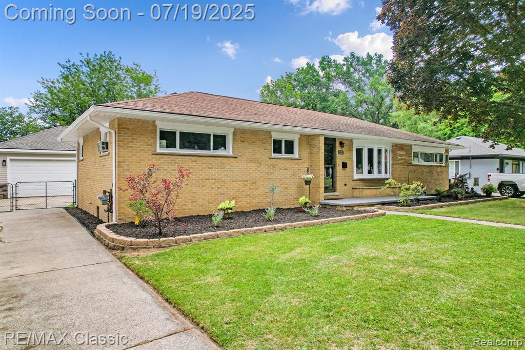 27264 Gilbert Dr  , Warren, Michigan image 1