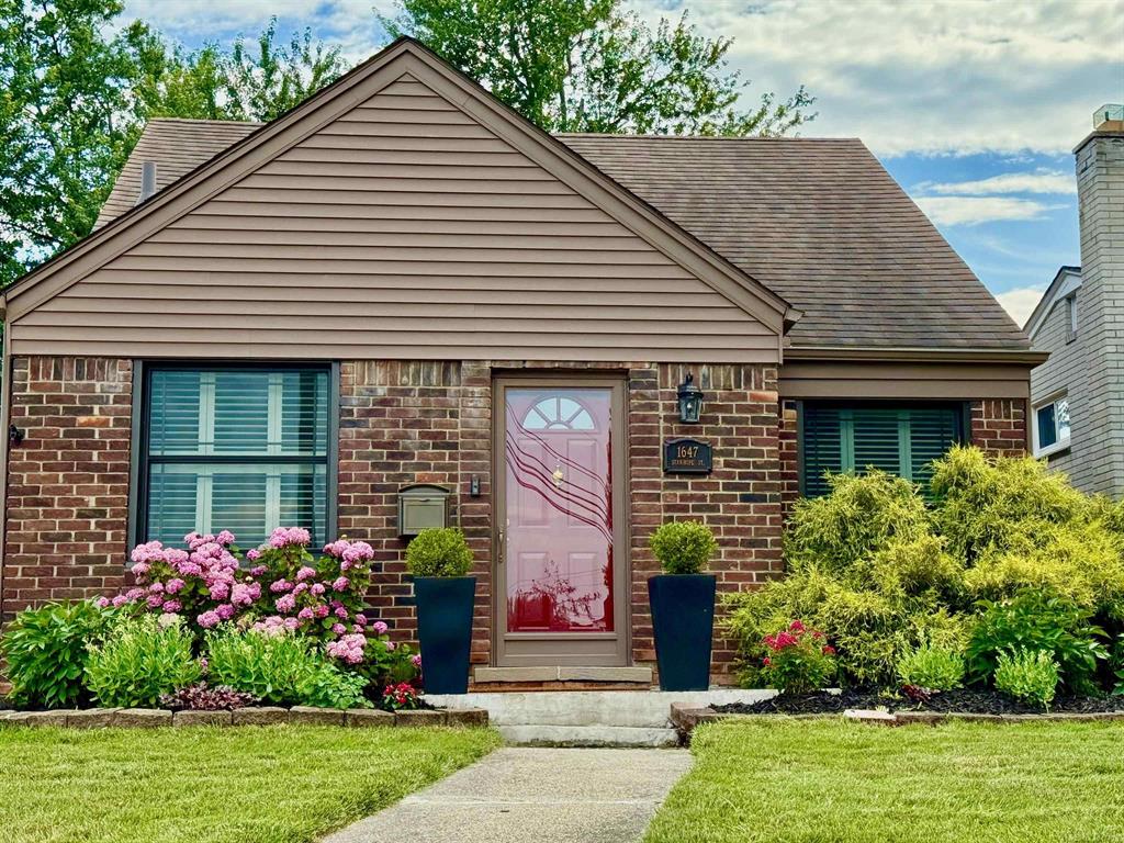 1647 Stanhope Street , Grosse Pointe Woods, Michigan image 1