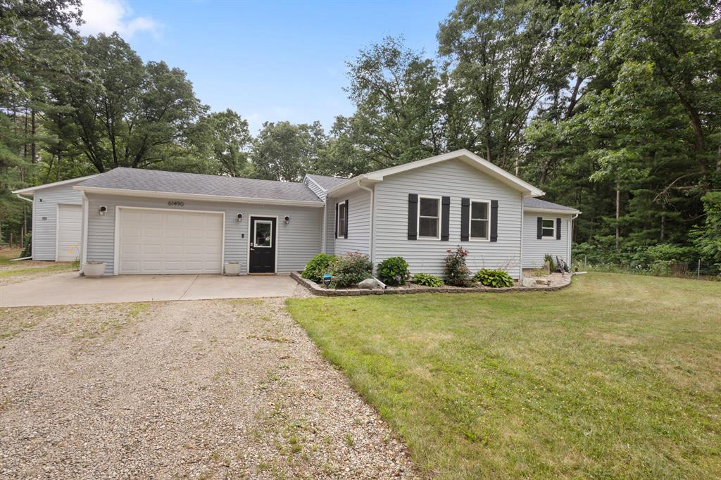 61490 30th Street , Lawton, Michigan image 1