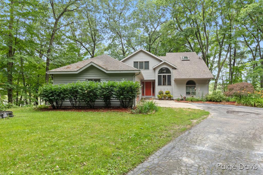 9101 Parmeter Avenue Ne, Rockford, Michigan image 1