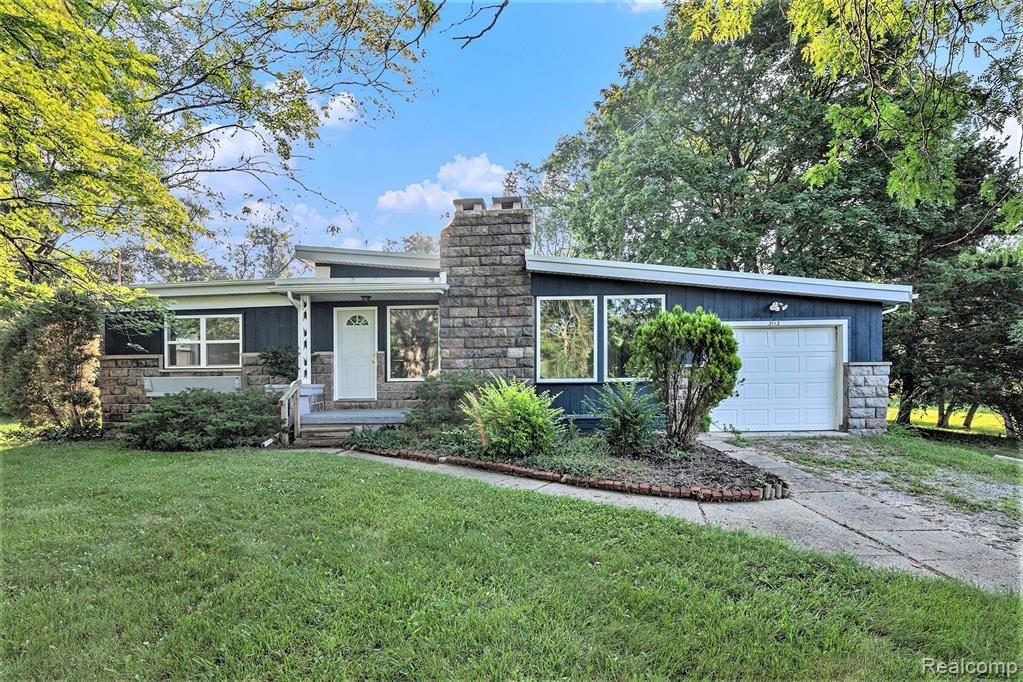 3113 S Center Road , Burton, Michigan image 1