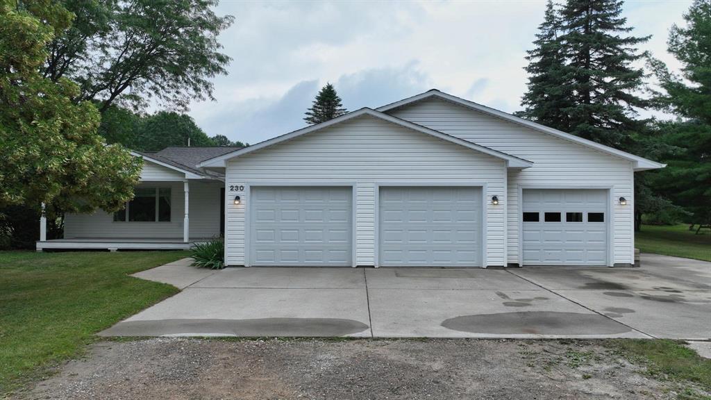 230 W Deerfield Road , Mt. Pleasant, Michigan image 1