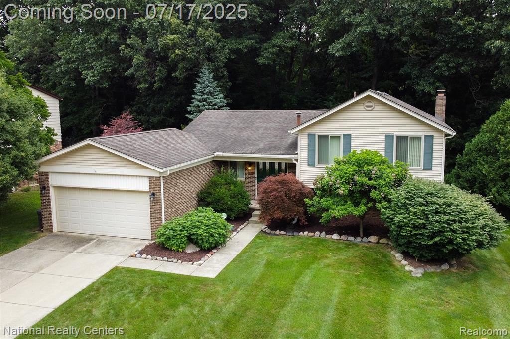 625 Ten Point Drive , Rochester Hills, Michigan image 1