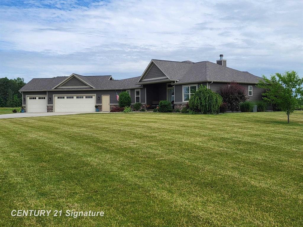 10909 Sarle Rd. Road , Freeland, Michigan image 1