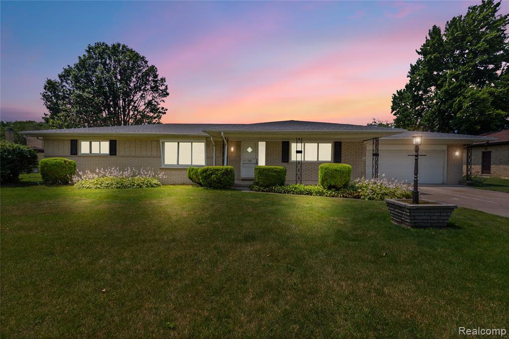 37159 Almont Drive E, Sterling Heights, Michigan image 1