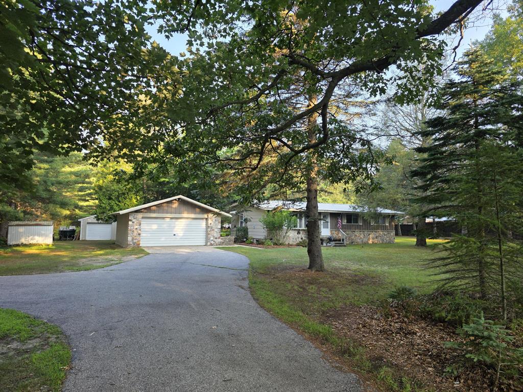 2672 Wildwood Road , Manistee, Michigan image 1