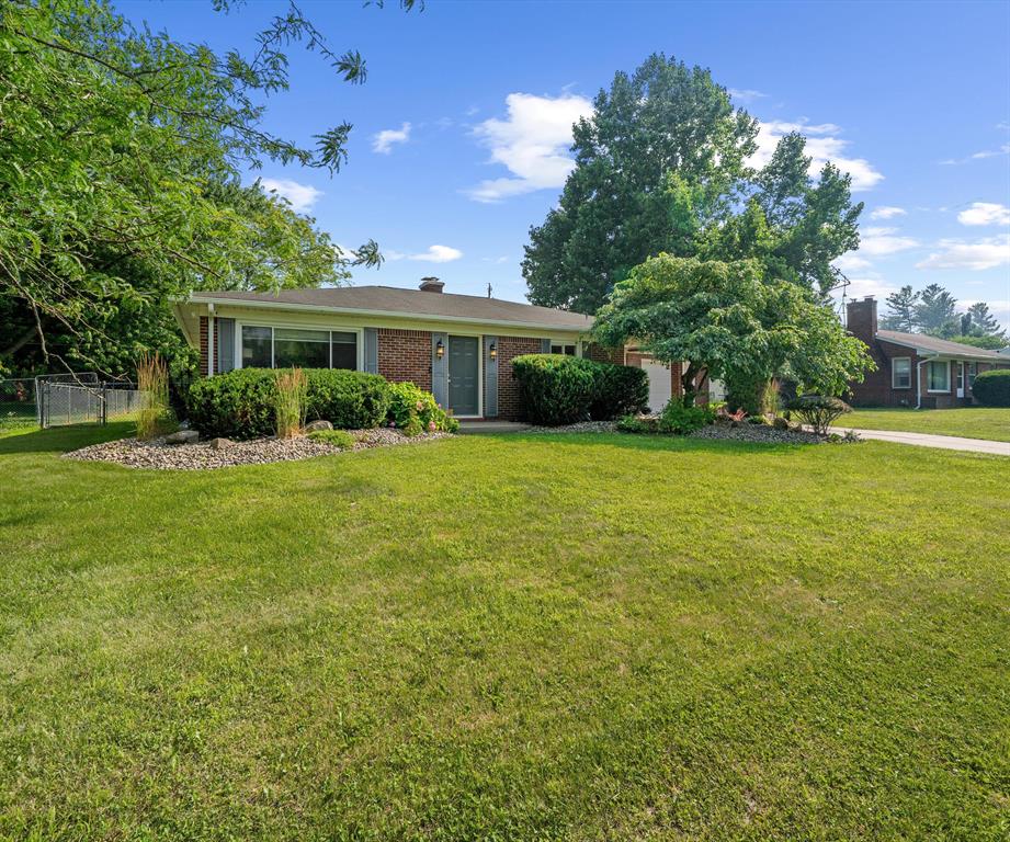 700 Devonshire Road , Fowlerville, Michigan image 1