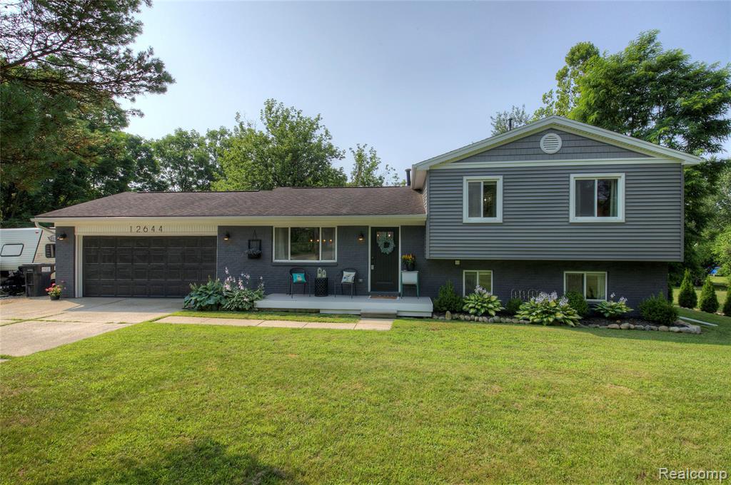 12644 Silver Lake Road , Brighton, Michigan image 1