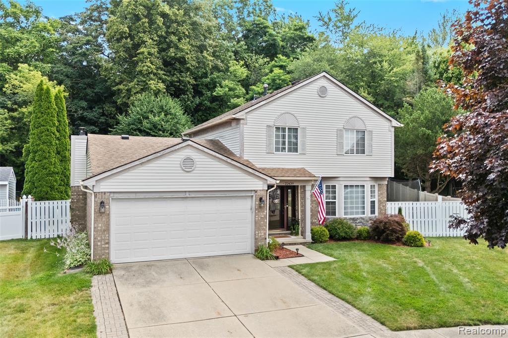 22439 Cherrylawn Drive , Brownstown, Michigan image 1