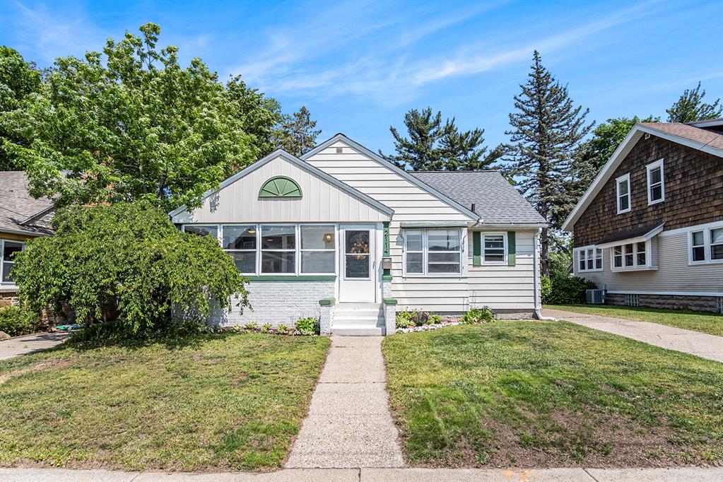 2114 Martin Avenue Se, Grand Rapids, Michigan image 1