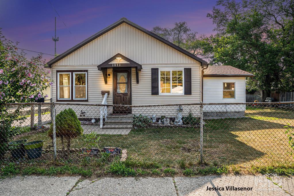 2813 Longstreet Avenue Sw, Wyoming, Michigan image 1