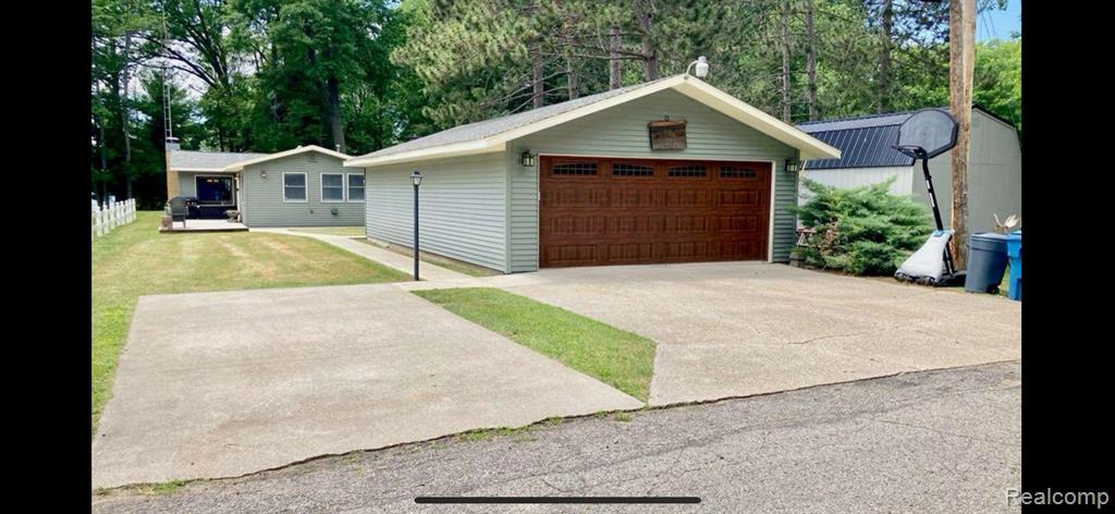 202 Mcdonald Drive , Houghton Lake, Michigan image 1