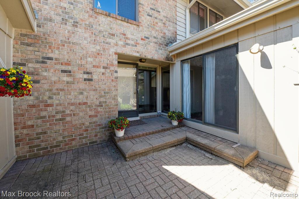 7454 Bridge Way , West Bloomfield, Michigan image 1