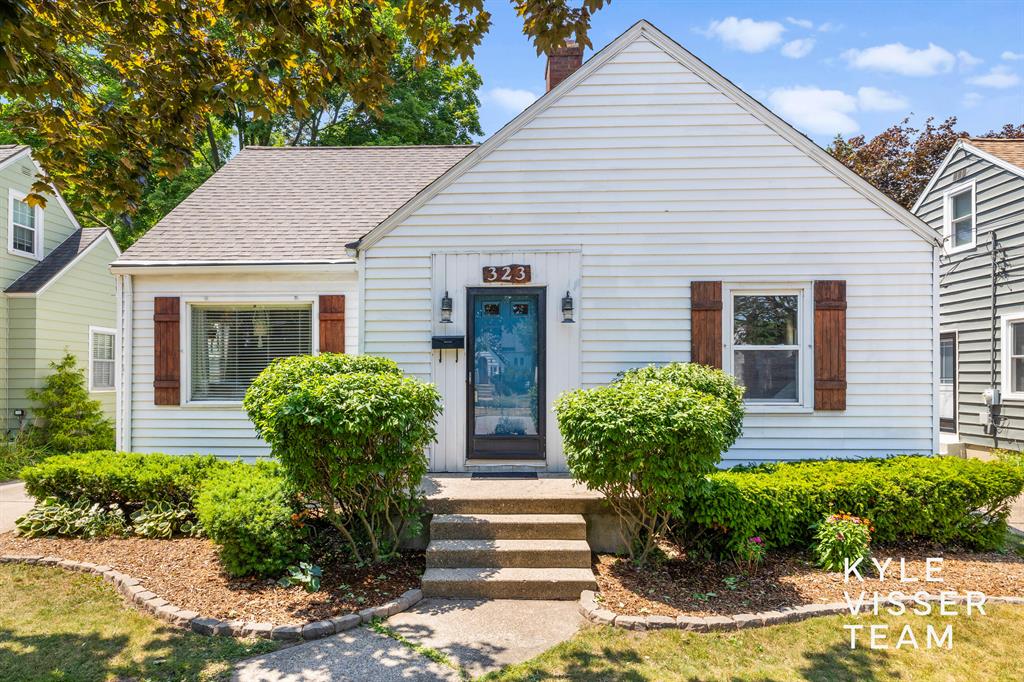 323 Baynton Avenue Ne, Grand Rapids, Michigan image 1