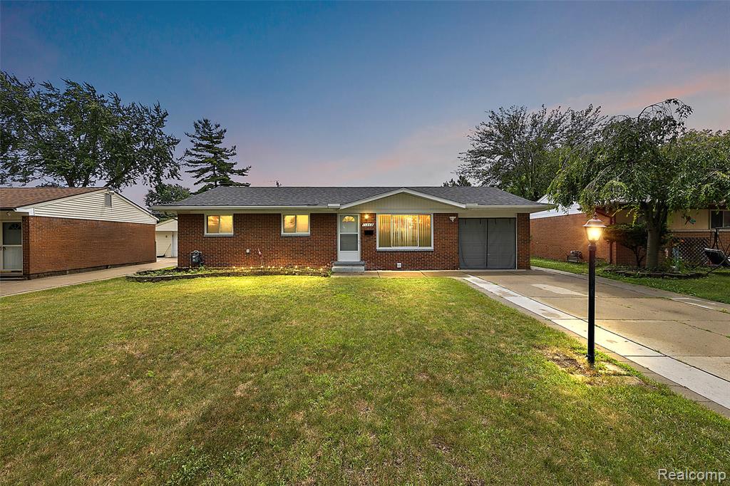 11268 Plumridge Boulevard , Sterling Heights, Michigan image 1