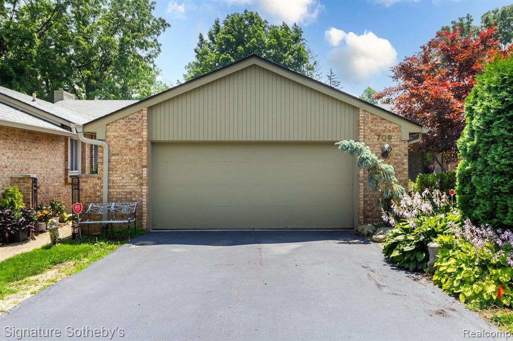 709 Arbor Court  #2, Bloomfield Hills, Michigan image 1