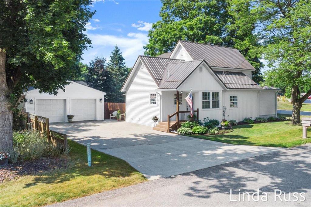 184 Parsonage Street , Saranac, Michigan image 1