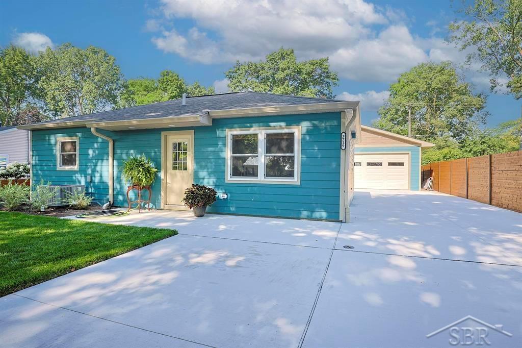 3719 Robinhood Terrace , Midland, Michigan image 1