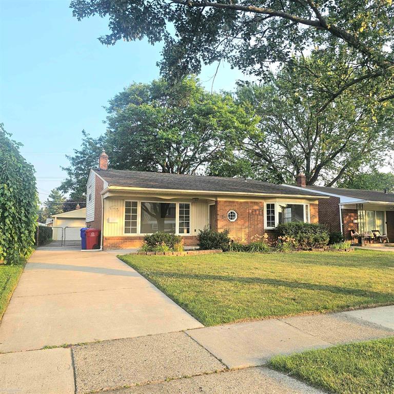 17814 Rainbow Road , Fraser, Michigan image 1
