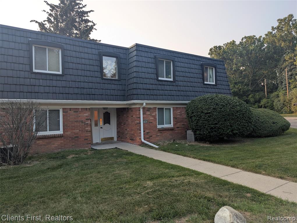 1850 Colonial Village Way  #2, Clarkston, Michigan image 1