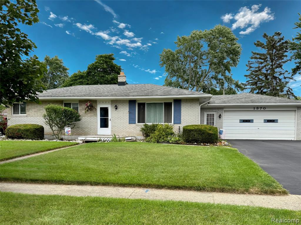 1370 Dundee Drive , Waterford, Michigan image 1