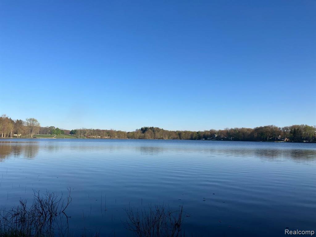 2226 Shoreline Drive , Lapeer, Michigan image 1