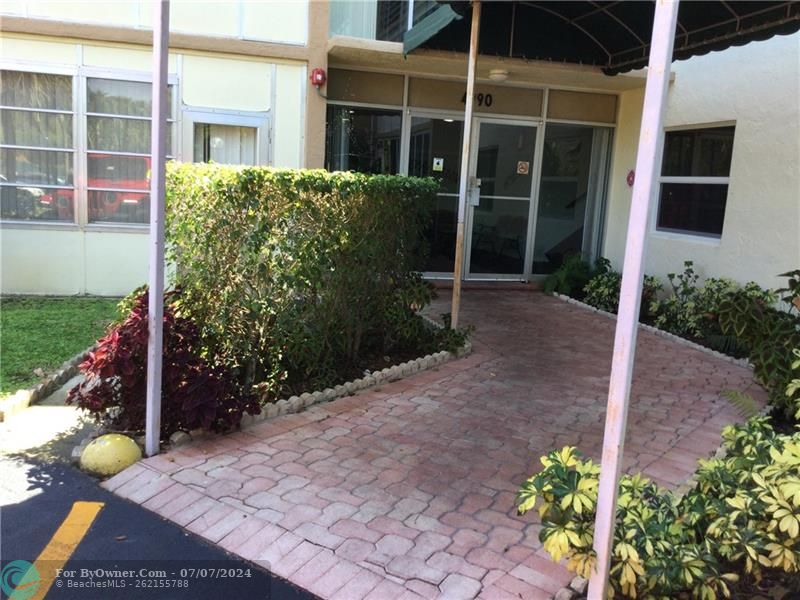 4990 E Sabal Palm Blvd #215, Tamarac, Florida image 3