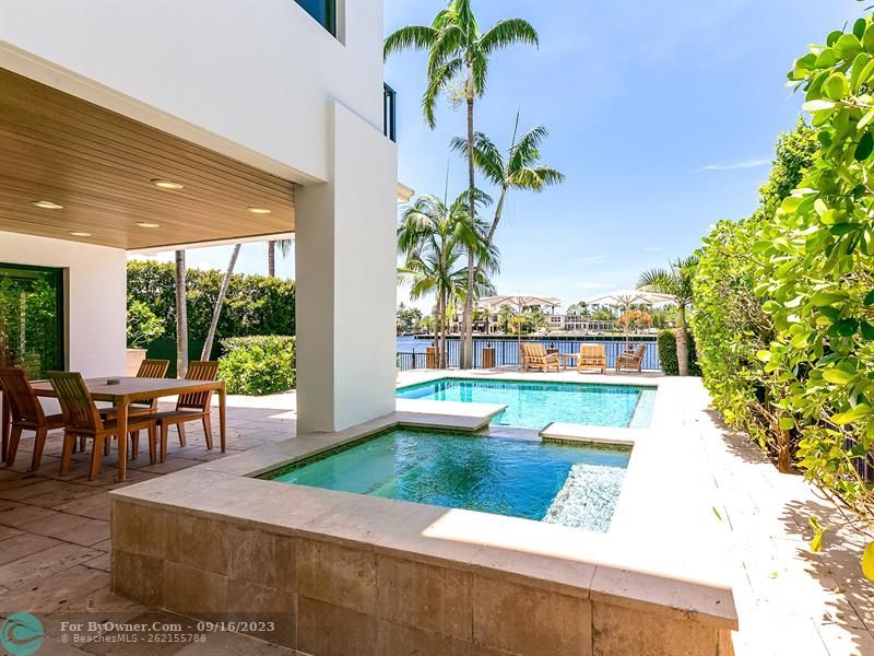 1833 SE 7th St, Fort Lauderdale, Florida image 11