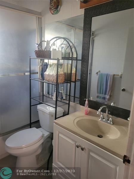 5773 Woodland Point Dr, Tamarac, Florida image 16
