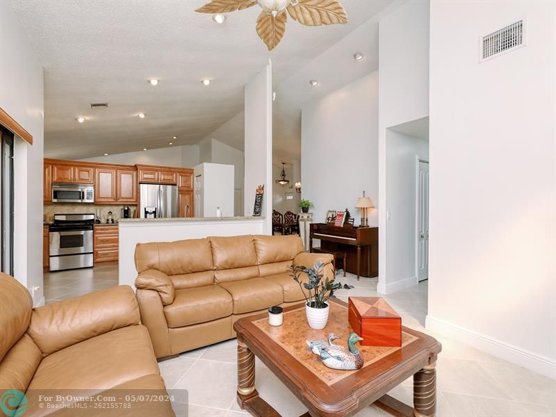 8522 NW 80th St, Tamarac, Florida image 31