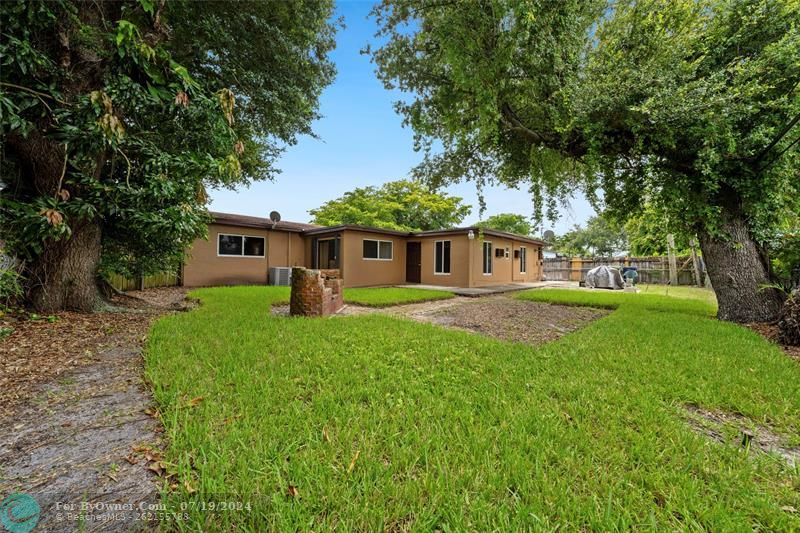 1821 NW 186th St, Miami Gardens, Florida image 4