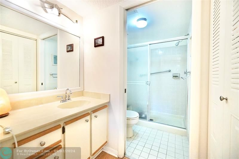 7634 Tahiti Lane #104, Lake Worth, Florida image 14