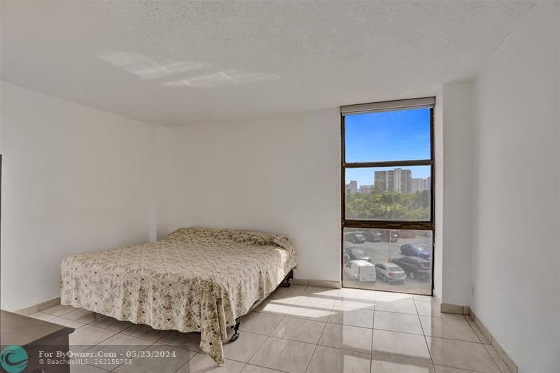 20301 W Country Club Dr #523, Aventura, Florida image 10